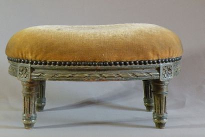 Repose pied de style Louis XVI. H.19 L.39...