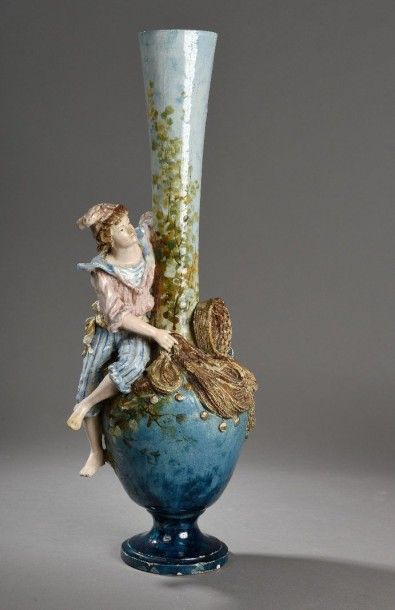 Grand vase au pêcheur du début du XXe siècle....