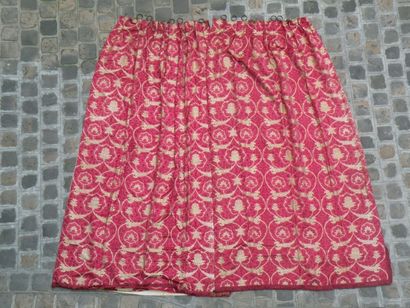 TASSINARI ET CHATEL

Suite de trois paires...