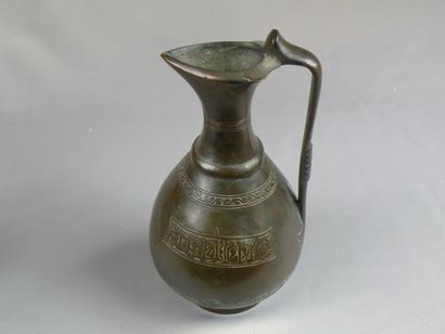 Aiguière en bronze, Iran, style abbasside...