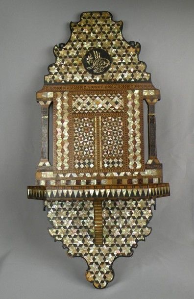 Porte-turban, travail ottoman, XIXe siècle
En...