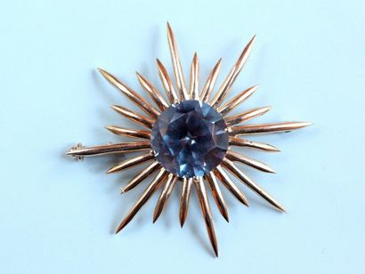 Broche rayonnante en or jaune 14 ct ornée...