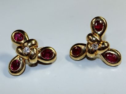 VERNEY

Paire de clips d'oreille en or jaune...