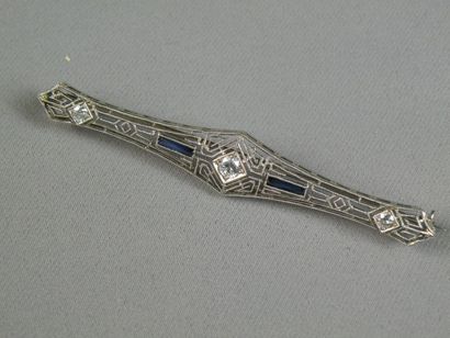 Barrette en platine (950) et or gris (750)...