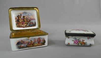 Allemagne

Deux tabatières couvertes rectangulaires...
