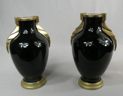 Paire de vases Boch, La Louvière, vers 1930
De...