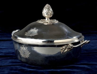 Légumier couvert en argent par Roch Louis...