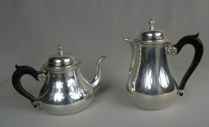 Théière et cafetière en argent poinçon Minerve
La...