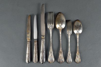 Ménagère de couverts en argent modèle aux...
