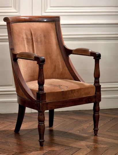 Fauteuil en acajou et placage d'acajou en...