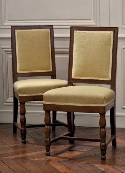 Paire de chaises en chêne et placage de chêne,...