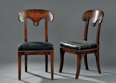 Paire de chaises en acajou et placage d'acajou...