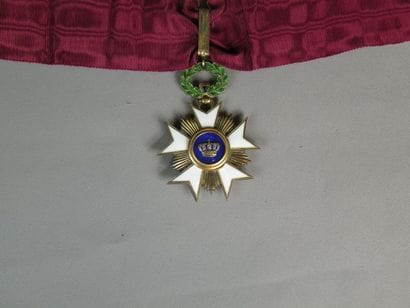 BELGIQUE

Ordre de la Couronne. Étoile de...