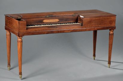 Pianoforte en acajou et placage d'acajou...