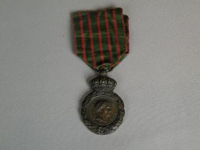 France

Médaille de SainteHélène. 2 médailles....