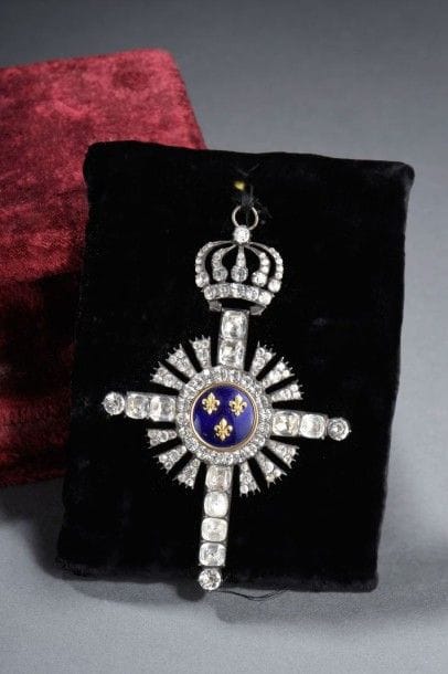 France

Croix de Légitimiste en argent ornée...