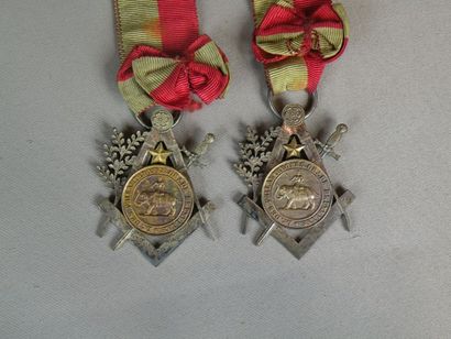 Franc-Maçon
Lot de 2 insignes de la loge...
