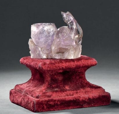 Rince-pinceaux en améthyste sculptée
Chine,...