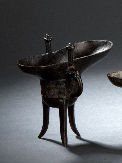 Verseuse Jue tripode en bronze
Chine
Dans...