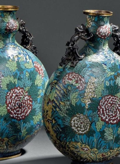Paire de grandes gourdes en bronze doré et...