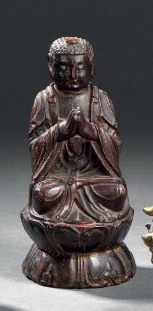 Statuette de Bouddha en bois laqué
Chine,...