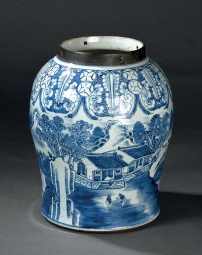 Grande potiche en porcelaine bleu blanc
Chine,...