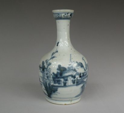 Vase en porcelaine bleu blanc
Chine du Sud,...