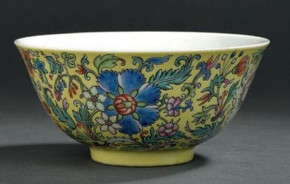 Bol en porcelaine de la famille rose
Chine,...
