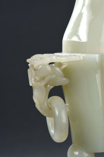 Brûle parfum tétrapode couvert en jade céladon...