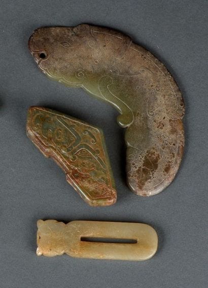 Ensemble de trois jades archaïsants
Chine,...