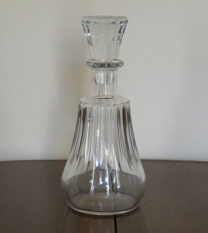 Carafe en cristal de Baccarat.

H. 26 cm...
