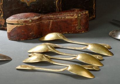 Lot de six cuillers en vermeil, maître orfèvre...