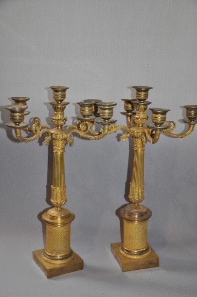Paire de flambeaux en laiton doré d'époque...