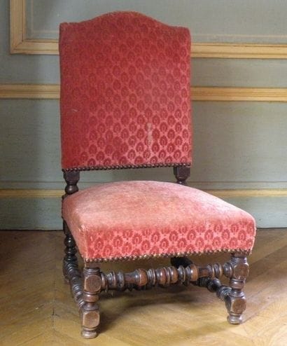 Chaise d'enfant en bois tourné de style Louis...