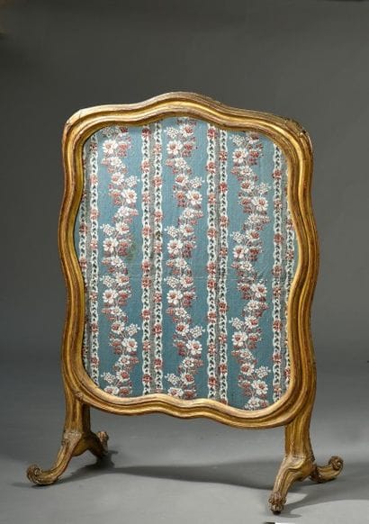 Ecran de feu d’époque Louis XV

En bois mouluré...