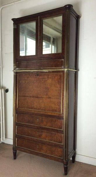 Secrétaire à guillotine en noyer de la fin...