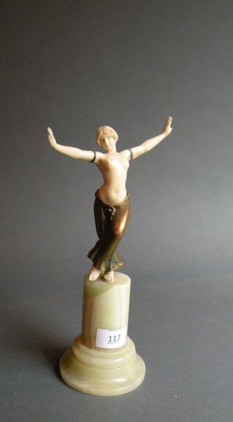 L. BARTHéLéMY (d'après)

Danseuse
Chryséléphantine....