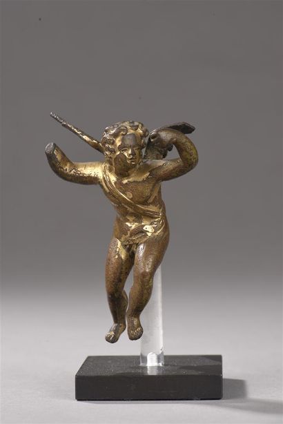 Angelot en bronze ciselé et doré, fin XVIIe...