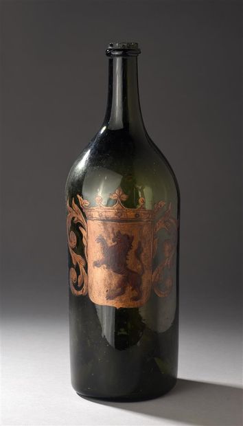 Grande bouteille en verre peint, Hollande,...