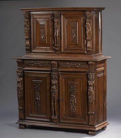 Armoire en deux corps, Val de Loire, XVIIe...