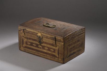 Coffret à âme en bois gainé de cuir gaufré...