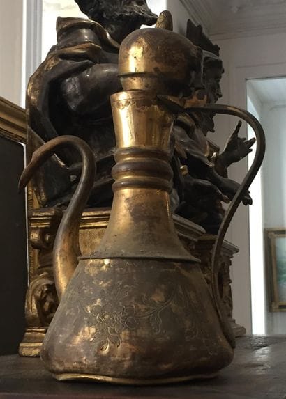 Aiguière, bassin et porte savon en tombak
Turquie,...