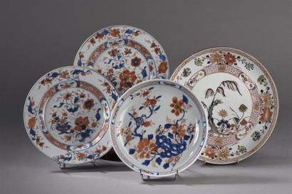 Un plat creux et trois assiettes
Imari chinois
Chine,...