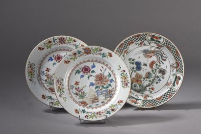 Deux assiettes en porcelaine Famille Rose
Chine,...