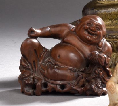 Statuette de Budai en buis finement sculpté
Chine,...