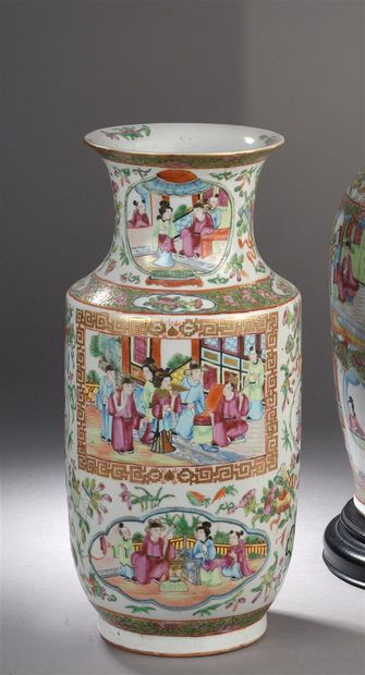 Vase en porcelaine de Canton
Chine, fin du...