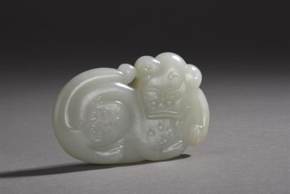 Pendentif en jade céladon
Chine, XIXe siècle
Sculpté...