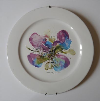 ZAO WOU-KI (1920-2013)
Orchidée
Faïence sérigraphiée
Signée,...