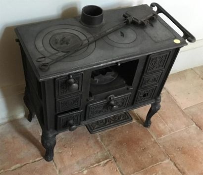 Fourneau miniature en fonte vers 1900