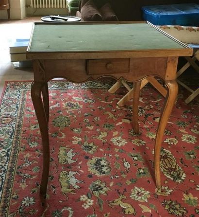 Table à jeux en bois fruitier, époque Louis...